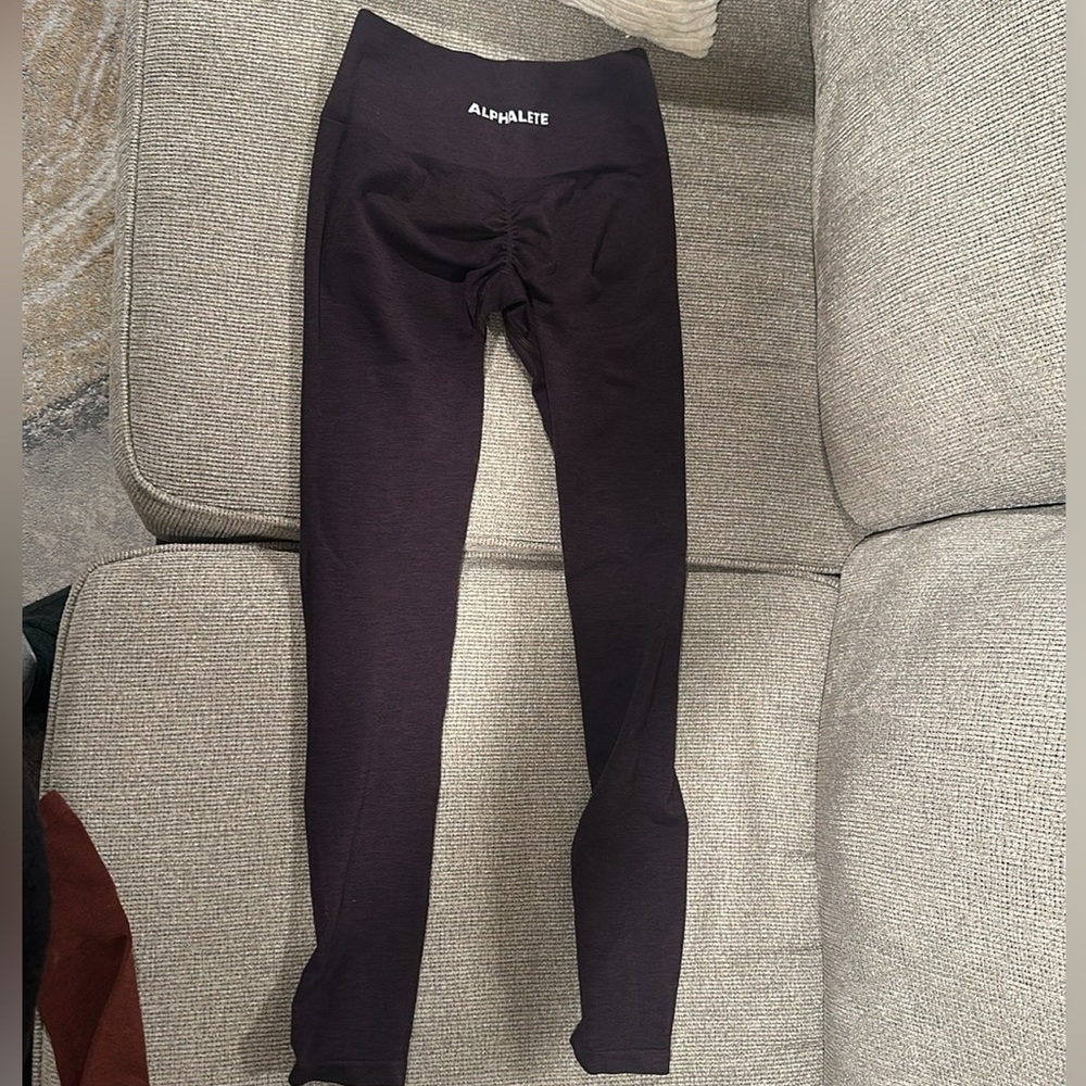 Alphalete amplify legging in purple size Small!